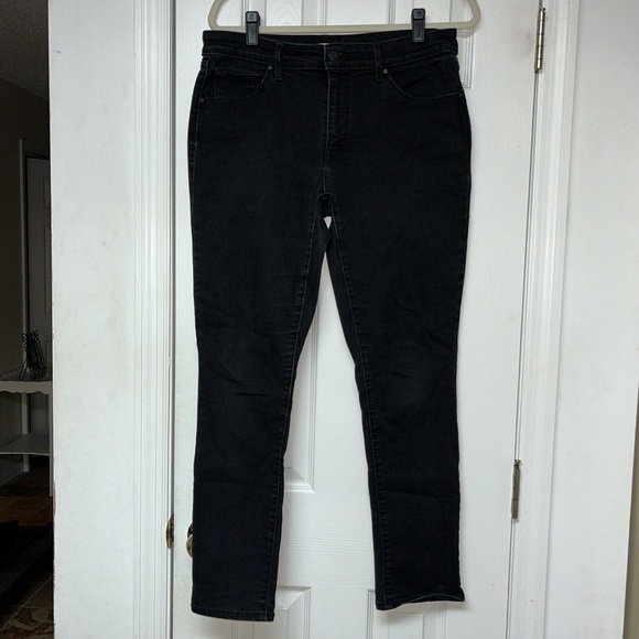 Levi’s Black Stretch Denim Classic Mid-Rise Skinny Jeans - Picture 1 of 8